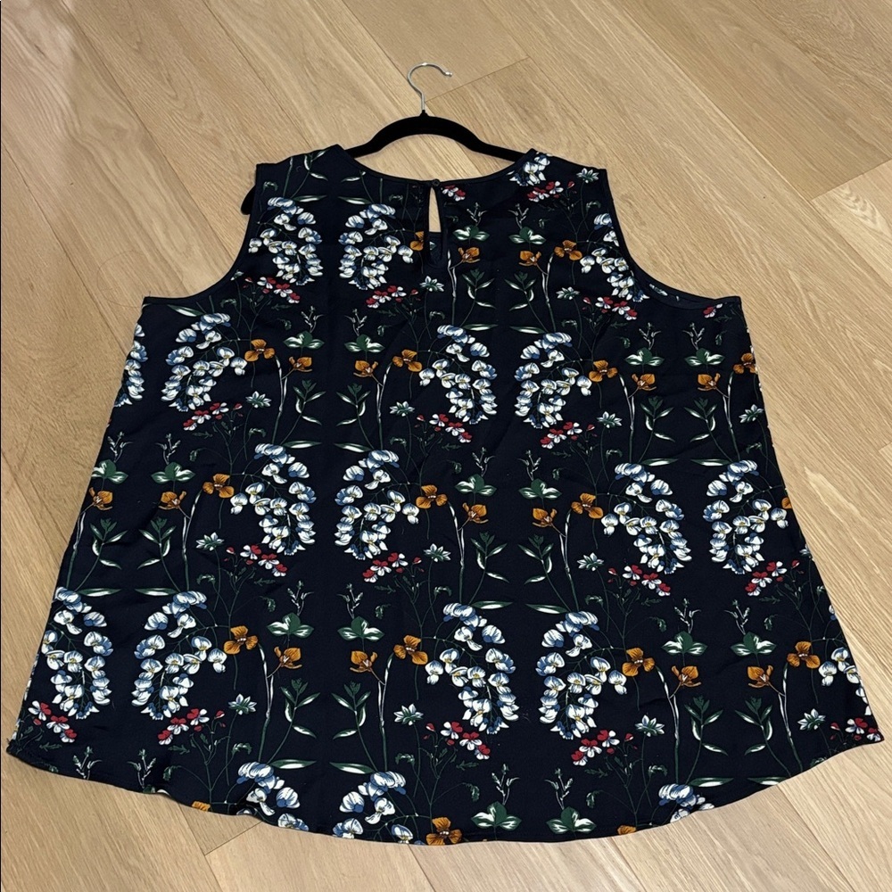 037 MARIO SERRANI (XXL) Floral Sleeveless Blouse Italy Navy Key Hole Back Hi-Lo - Picture 12 of 15